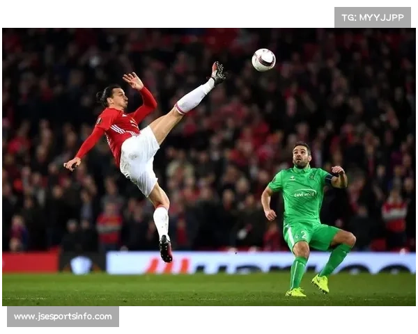 谢什科：我踢足球是从门将起步的，那时就想带球冲过全场进球